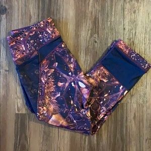 CALIA by Carrie Underwood Printed Capri Leggings